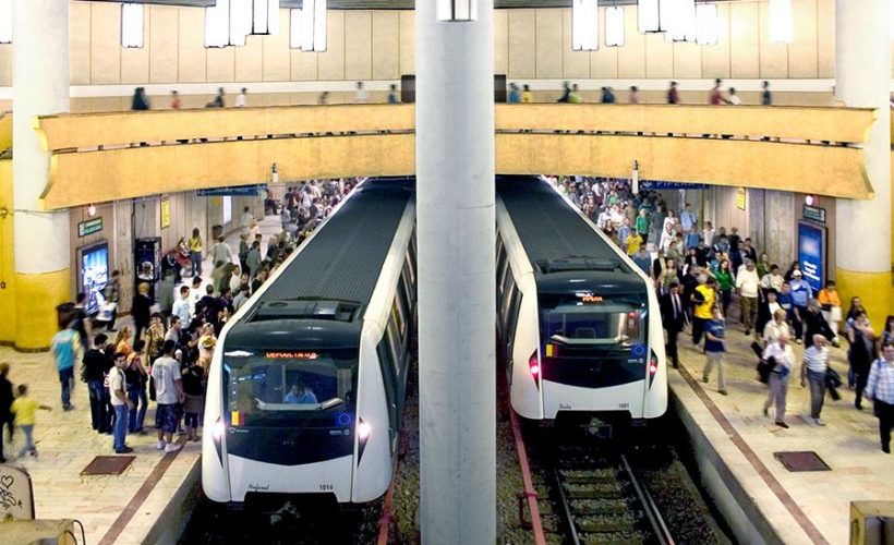 Câți oameni încap într-un metrou din București? Câți oameni transportă metroul pe zi?