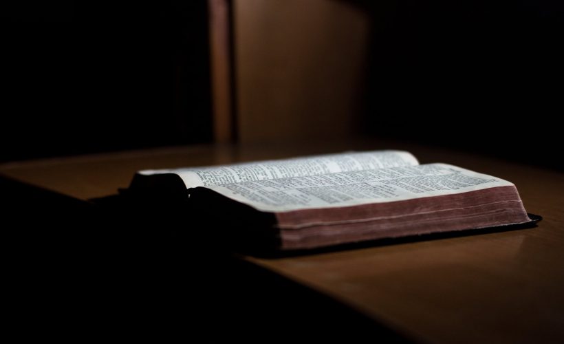 Cine a scris Biblia?