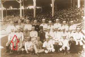 Cine a arătat pentru prima dată degetul mijlociu și în ce context?