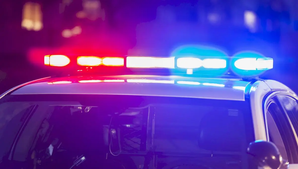 De ce luminile girofarurilor mașinilor de poliție sunt albastre și roșii?