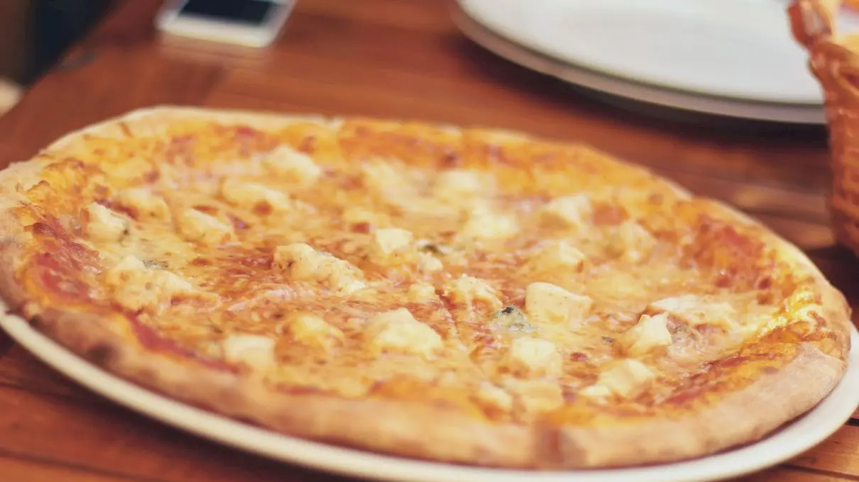 Cine a inventat pizza? De unde vine cuvântul „pizza”?