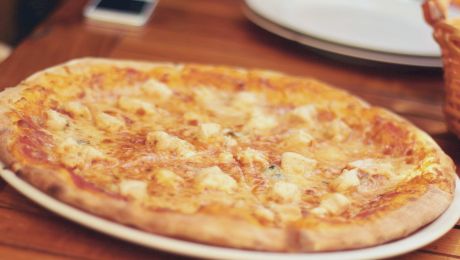 Cine a inventat pizza? De unde vine cuvântul „pizza”?