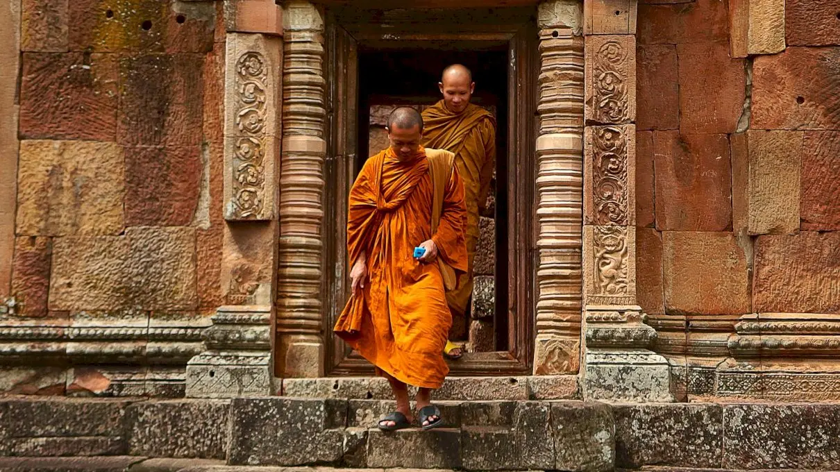 Pot călugării tibetani să stea pe un ou fără să-l spargă?