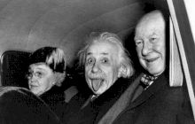 De ce a scos Einstein limba în celebra poză cu marele fizician?