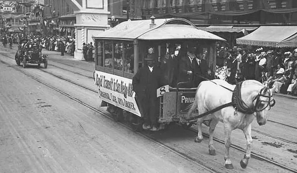 Cum se împotriveau românii apariției tramvaiului electric?