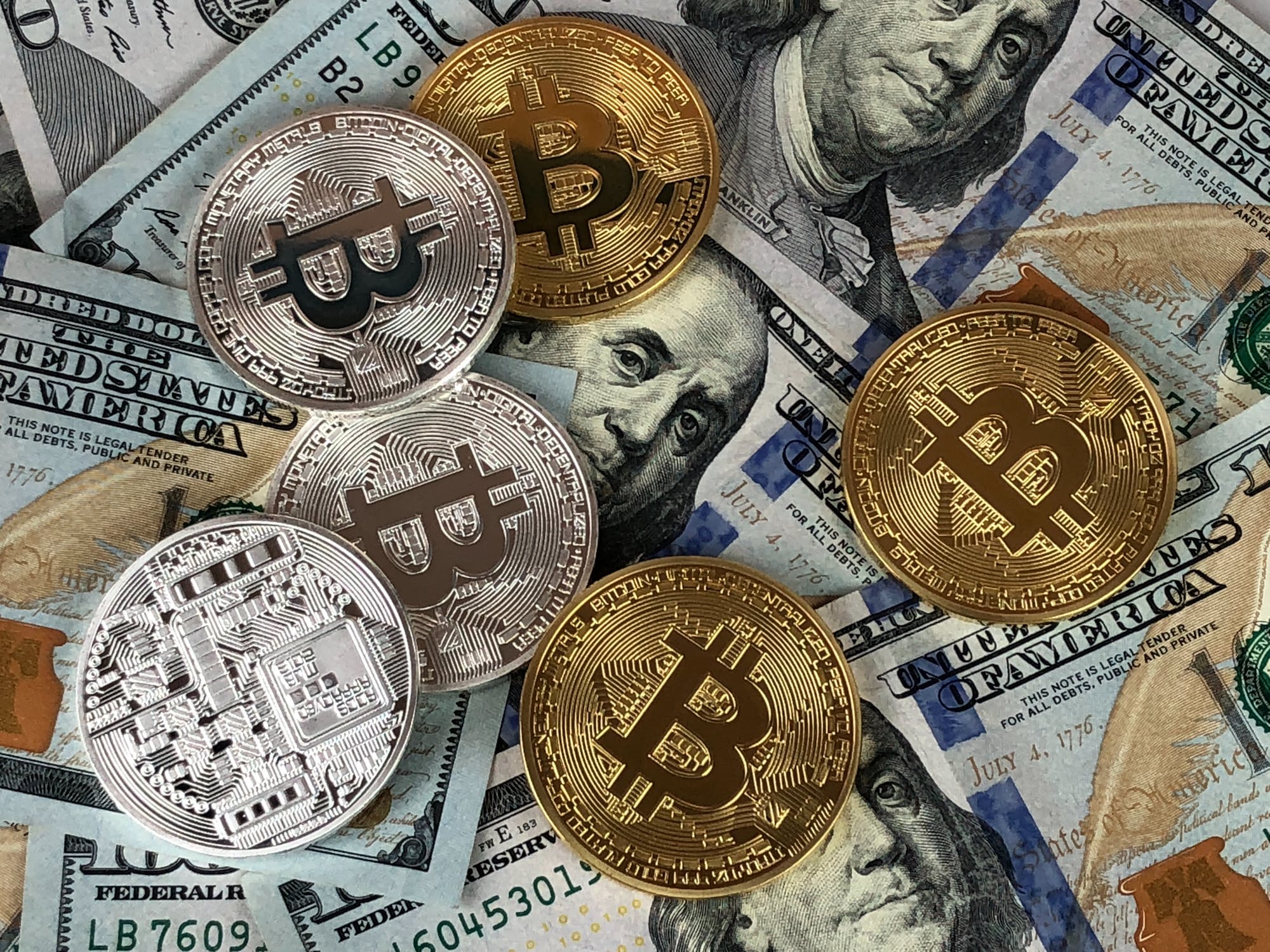 bitcoin de schimb pentru bani reali