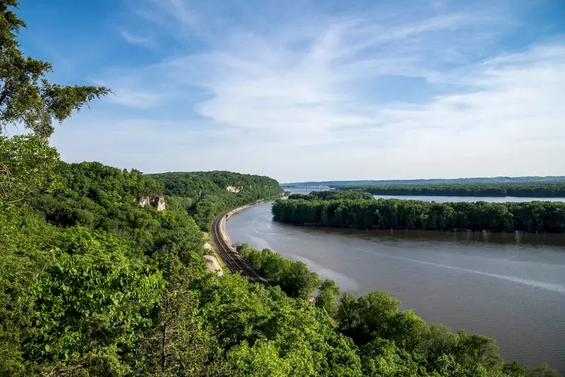 Ar putea Dunărea să curgă înapoi? E adevărat că mai multe cutremure au făcut ca Mississippi să curgă înapoi?