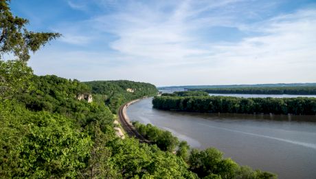 Ar putea Dunărea să curgă înapoi? E adevărat că mai multe cutremure au făcut ca Mississippi să curgă înapoi?