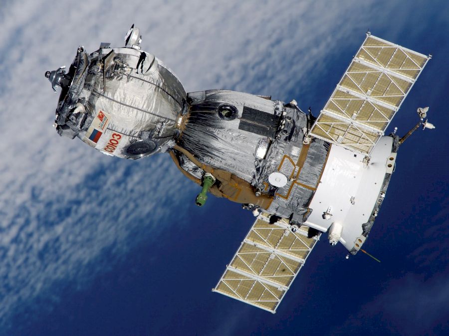 satellite-soyuz-spaceship-space-station-41006