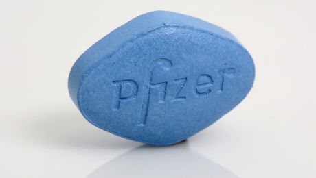 Ce se întâmplă dacă pui o pastilă Viagra în apa florilor din vază?