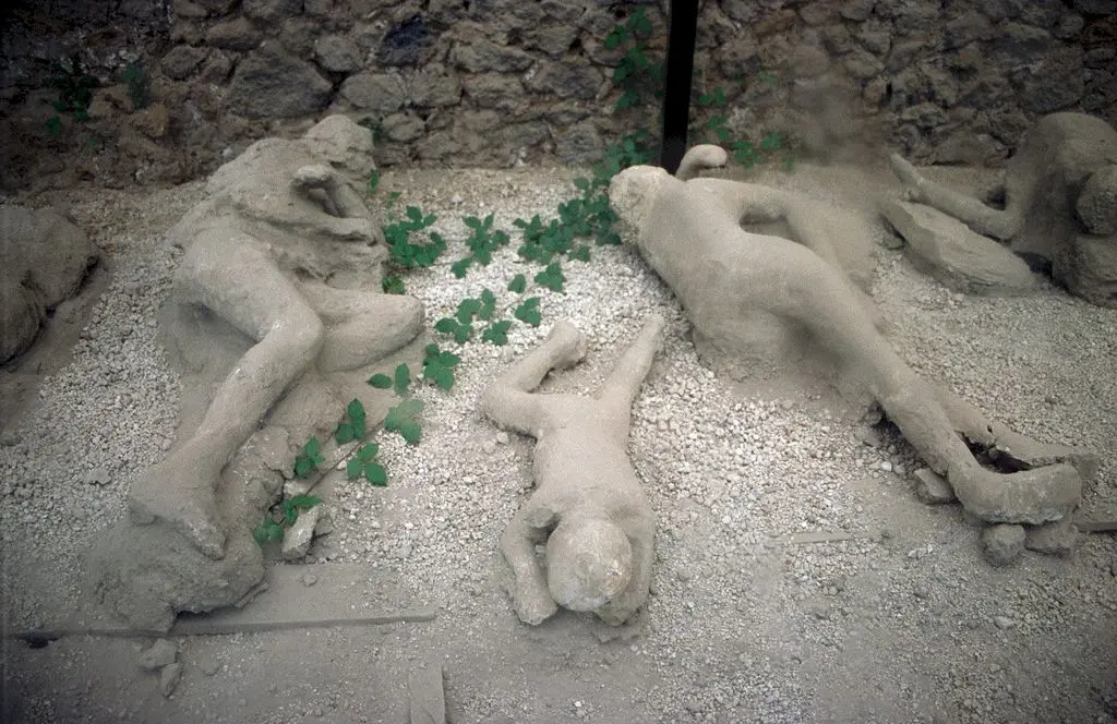 Care au fost cele mai ciudate scene „încremenite” de lavă din orașul Pompeii?