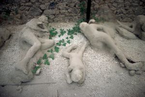 Care au fost cele mai ciudate scene „încremenite” de lavă din orașul Pompeii?