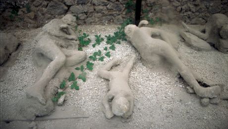 Care au fost cele mai ciudate scene „încremenite” de lavă din orașul Pompeii?