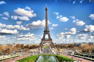 De ce a fost construit Turnul Eiffel?