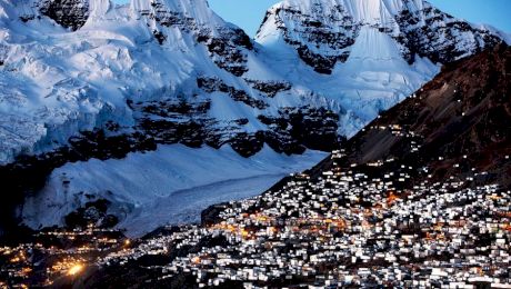 De ce locuitorii orașului La Rinconada din Peru nu pot părăsi urbea întreaga viață?