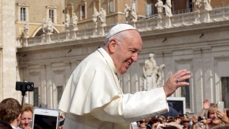 Este adevărat că Papa Francisc respiră doar cu un plămân? Cum arăta Papa Francisc în tinerețe?