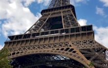E adevărat că pe perioada verii, Turnul Eiffel este mai mic de înălțime?