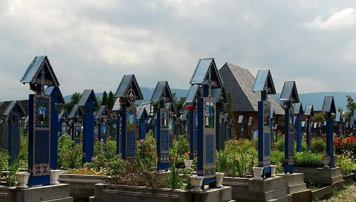 Cât costă un loc de veci în Cimitirul Vesel de la Săpânța?