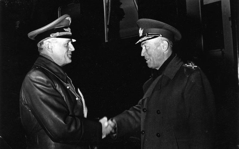 E adevărat că o țigăncușă i-a prezis lui Ion Antonescu: „Vei fi mare, dar vei sfârși pe eșafod!”?