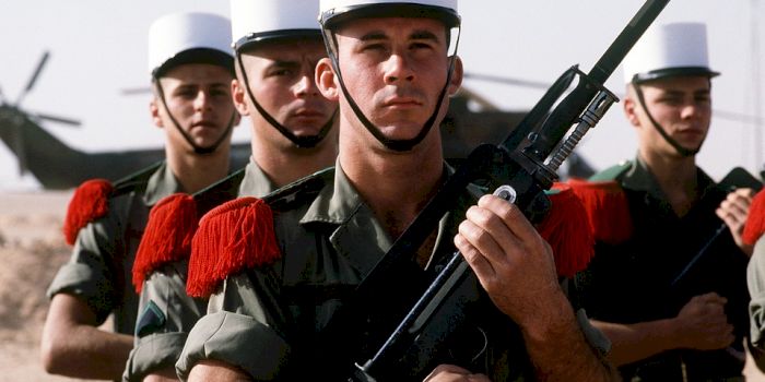 E adevărat că în Legiunea Străină, legionarii fac duș în 10 secunde?