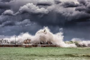 E adevărat că în Marea Neagră au fost valuri tsunami de 5 metri înălțime?