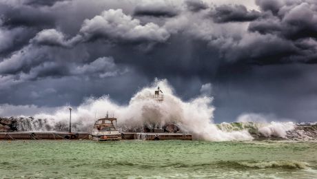 E adevărat că în Marea Neagră au fost valuri tsunami de 5 metri înălțime?