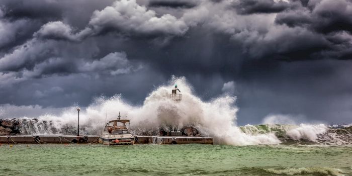 E adevărat că în Marea Neagră au fost valuri tsunami de 5 metri înălțime?