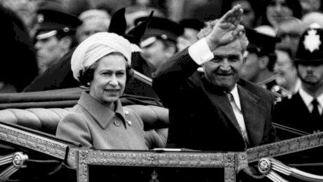 De ce Regina Elisabeta a II-a s-a ascuns de Ceaușescu în spatele unor tufișuri?