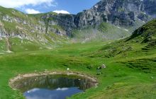 E adevărat că în Munții Bucegi există un lac ce apare când moare un om?