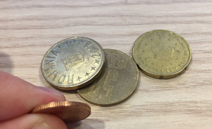 De ce monedele sunt zimțate pe margine?