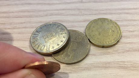 De ce monedele sunt zimțate pe margine?
