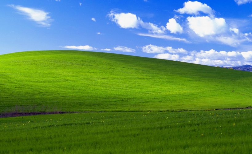 Cum arată astăzi cel mai cunoscut peisaj din lume, fundalul Windows XP? Câți bani a primit fotograful?
