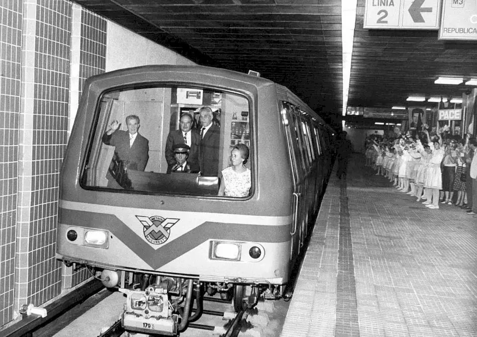 De ce n-a vrut Ceaușescu scări rulante la metrou?