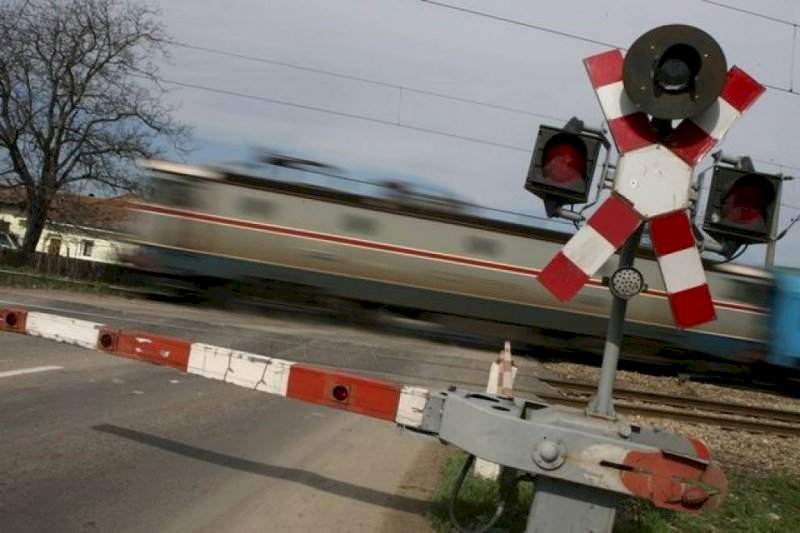 De ce la intersecțiile de cale ferată există Crucea Sfântului Andrei?