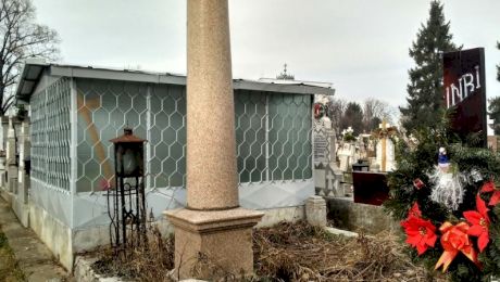 E adevărat că în Ploieşti există un monument funerar în formă de falus?