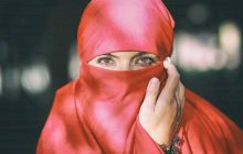 De ce poartă femeile islamice văl pe chip? De ce prostituatele nu au voie să poarte?
