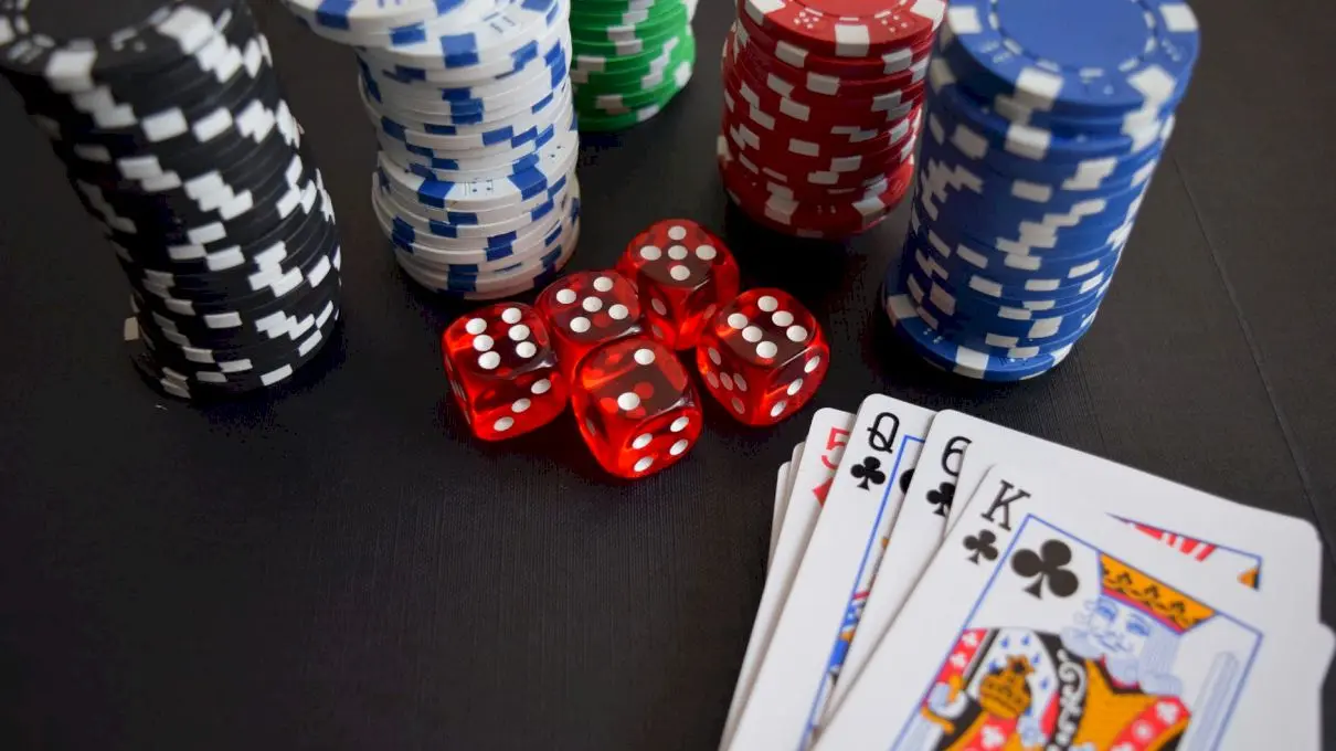 Care este ierarhia mâinilor în poker?
