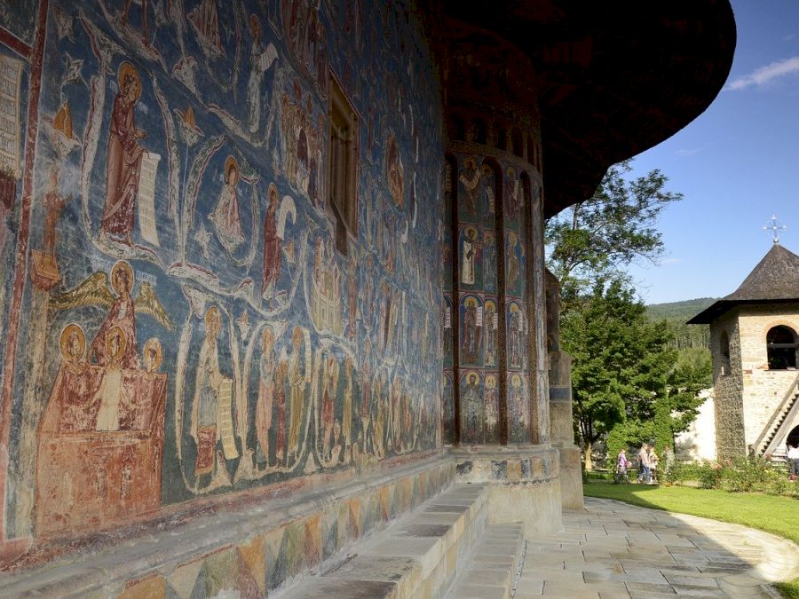 voronet-monastery-818929_1280