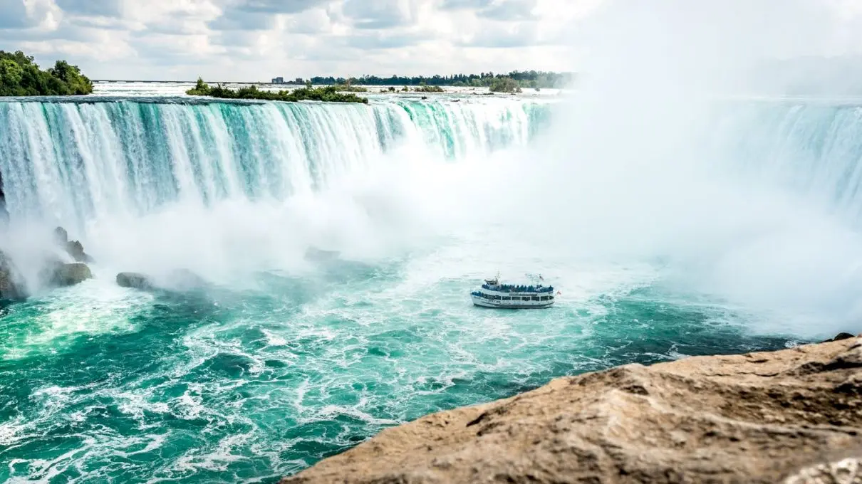 E adevărat că Niagara, celebra cascadă, a rămas fără apă? Cum arăta cascada secată?