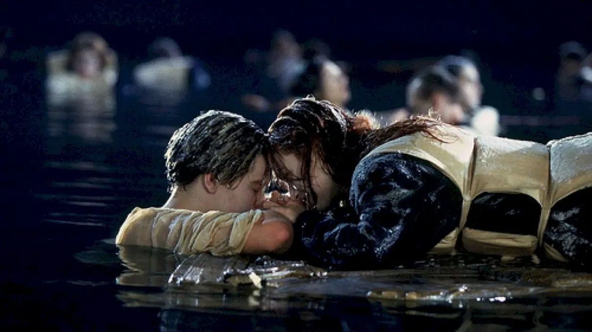 Încăpeau Jack și Rose, personajele din Titanic, împreună pe ușă, pentru a se salva?