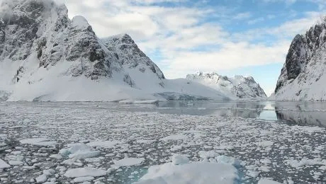 De ce Antarctica nu aparține niciunui stat? Cine a decis să fie astfel?