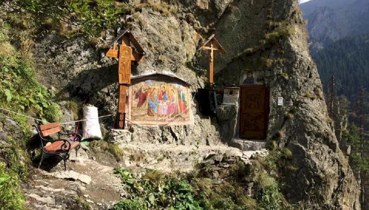 Cum arată chilia Părintelui Arsenie Boca din Munții Făgăraș?