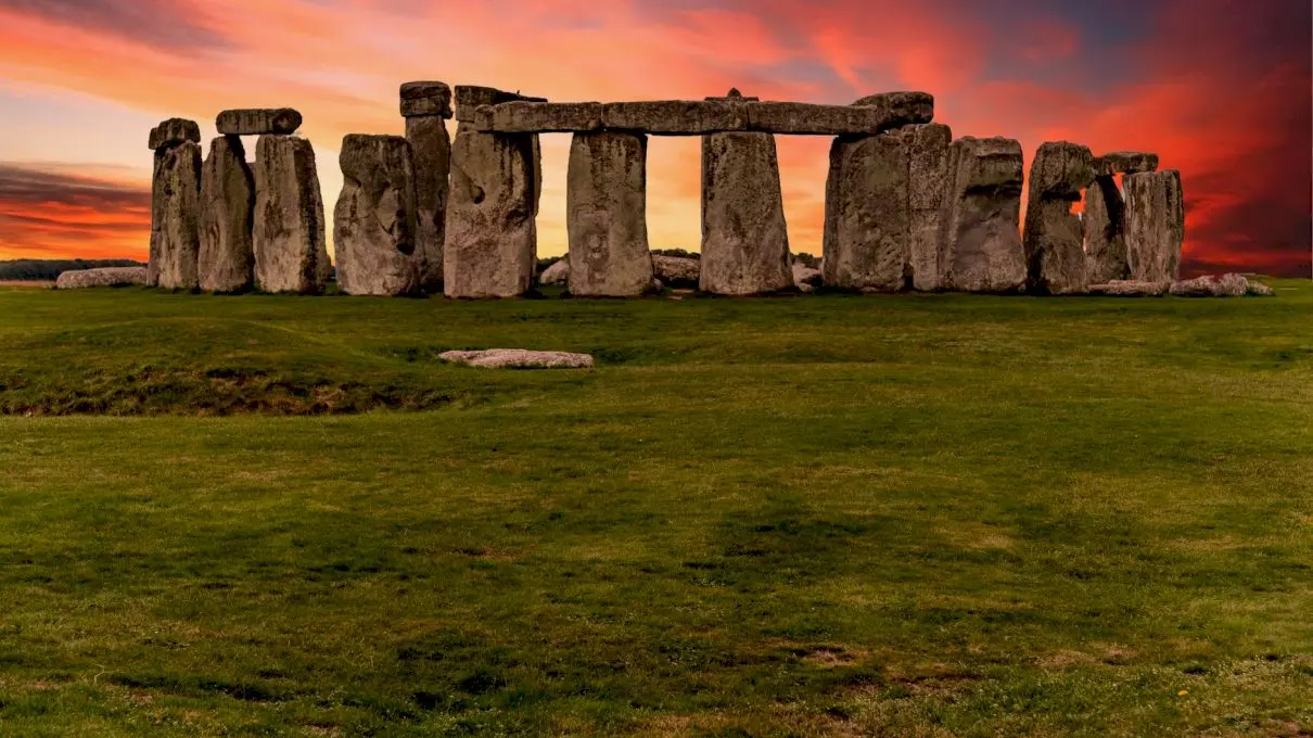 Ce este Stonehenge? Când a fost construit ansamblul?