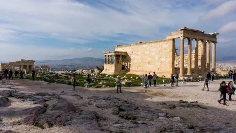 Și grecii au fost în sfera URSS. De ce în Grecia comunismul nu s-a manifestat atât de puternic, deși era în Balcani? Ce rol a avut Churchill în viitorul elenilor?