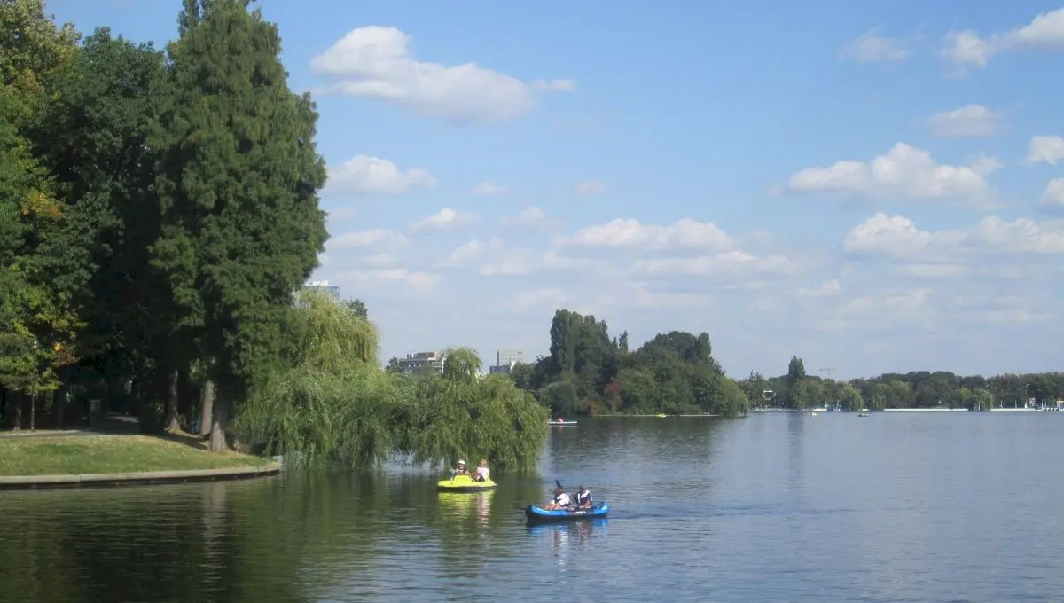 Cum a apărut Lacul Herăstrău, cel mai cunoscut lac din București?