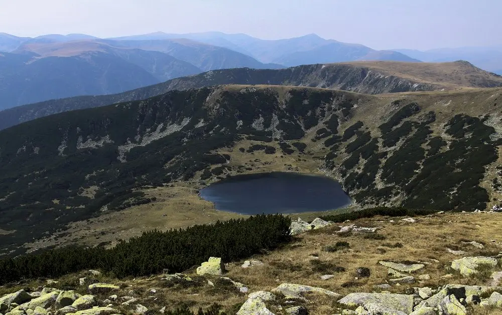 Care este cel mai adânc lac din România? Topul lacurilor adânci