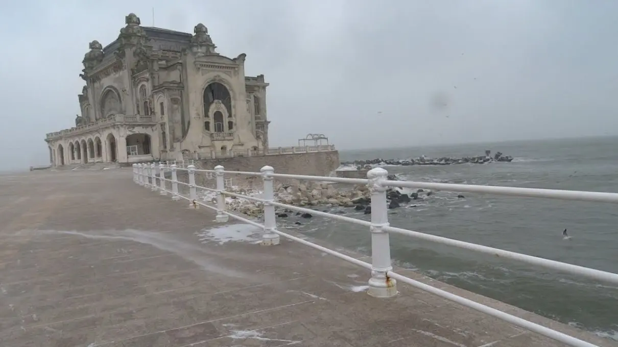 De ce îngheață Marea Neagră la mal când este foarte frig?