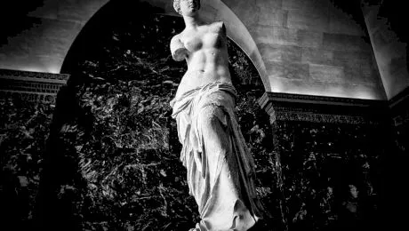 De ce statuia Venus din Milo nu are brațe?