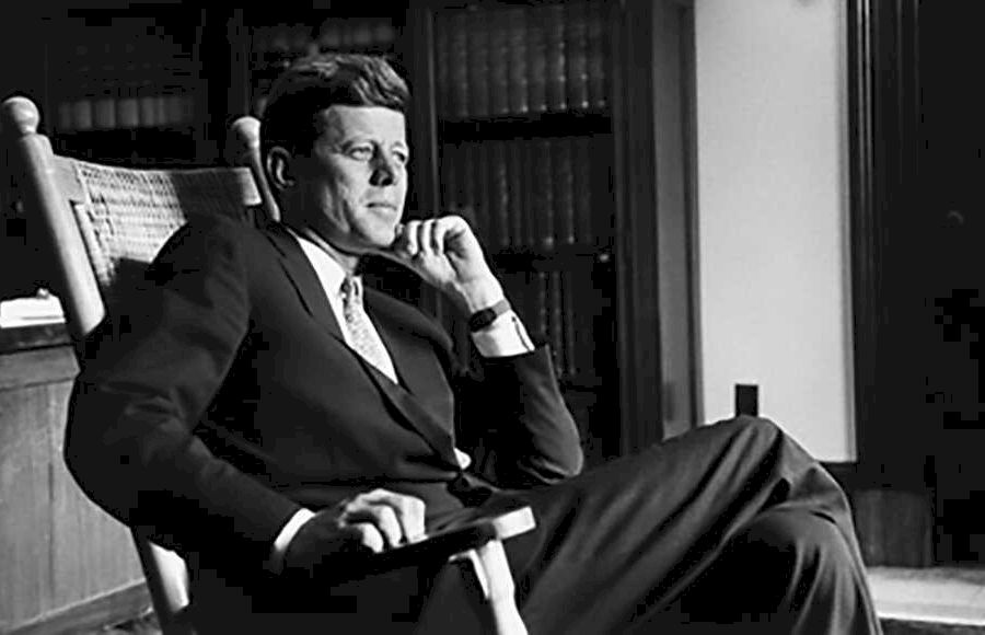 kennedys-politics-august-1959-senator-john-f-kennedy-in-his-senate-office-loc.jpg__1000x580_q85_crop_subsampling-2_upscale