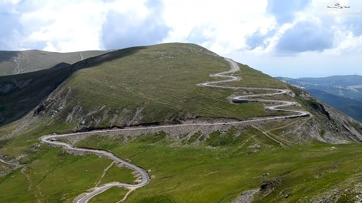 Cum arată Pasul Urdele, cel mai înalt pas din Munții Carpați?